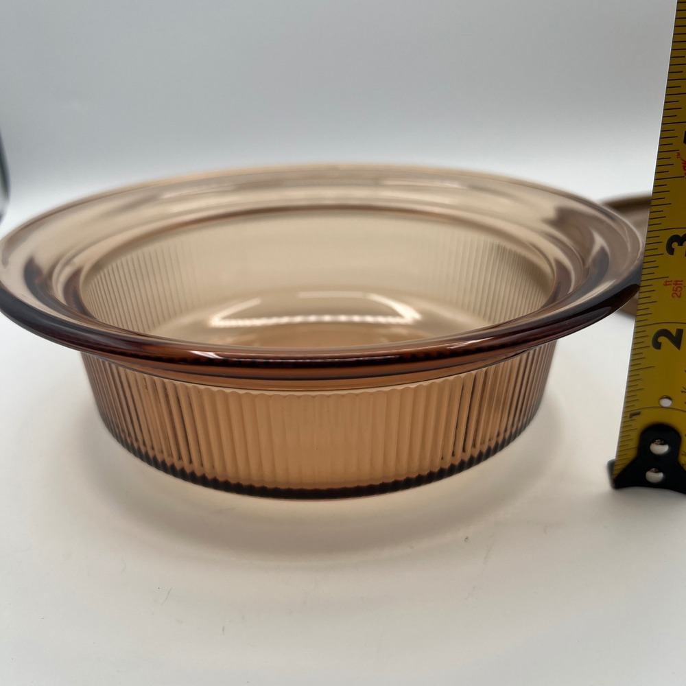 Visions Corning Amber Glass 24 oz Round Casserole Dish V-30-B with Lid V-30-PC
